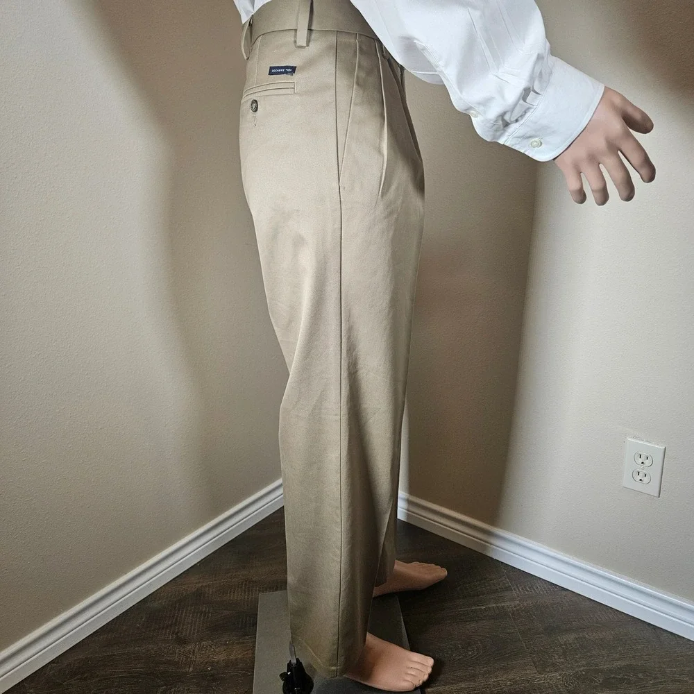Dockers Men's D3 Classic Fit Pleated Chinos Khaki Tan Cotton Pants 30x32
